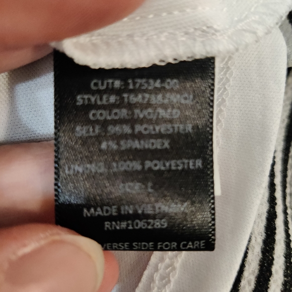 ***14/16  Short Jumpsuit (Large Girls) - Picture 3 of 5